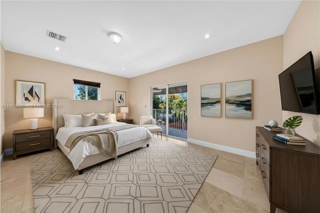 4025 SW 10th St, Miami, FL 33134