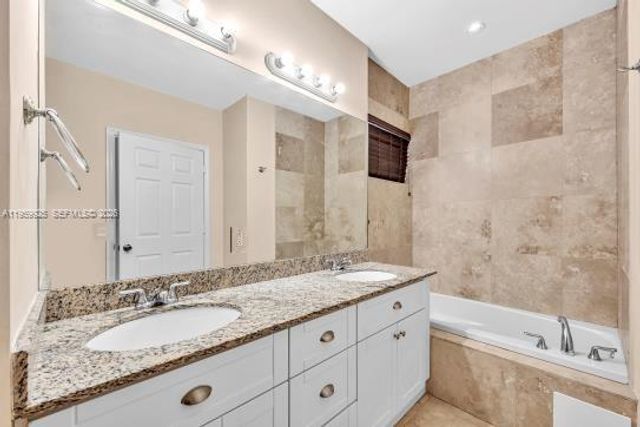 4025 SW 10th St, Miami, FL 33134