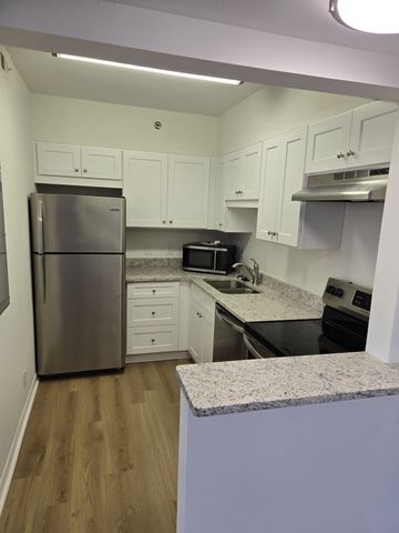 900 19th Ave S Apt 107, Nashville, TN 37212