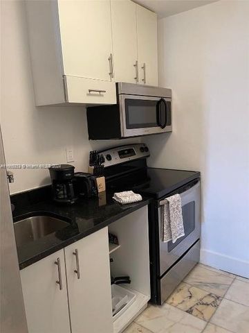 801 8th St 205, Miami Beach, FL 33139