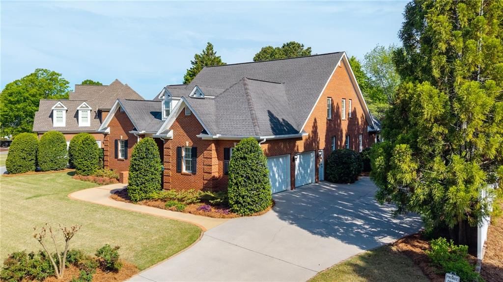Image 2 of property listing at 203 Laurel Creek Road SE, Calhoun, GA 30701