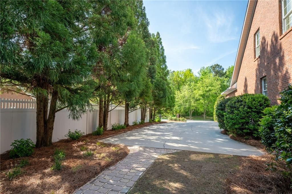 Image 46 of property listing at 203 Laurel Creek Road SE, Calhoun, GA 30701
