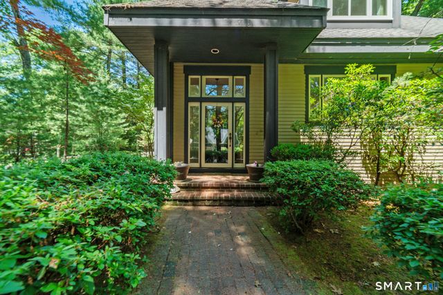 8 Beacon Heath, Farmington, CT 06032