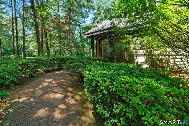 8 Beacon Heath, Farmington, CT 06032
