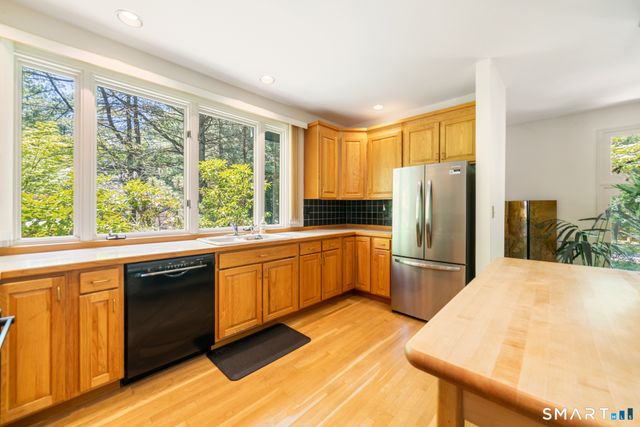 8 Beacon Heath, Farmington, CT 06032