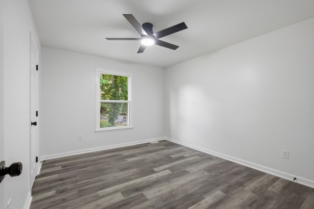 572 Donna Dr, Clarksville, TN 37042