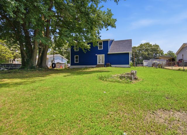 572 Donna Dr, Clarksville, TN 37042