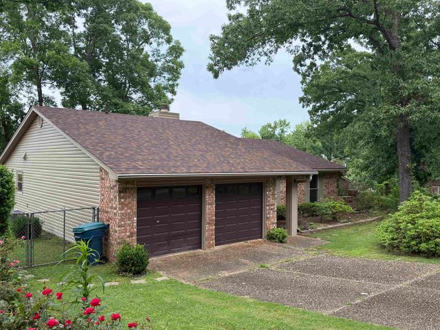8 Markham Place Cir, Little Rock, AR 72211