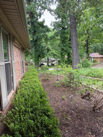 8 Markham Place Cir, Little Rock, AR 72211