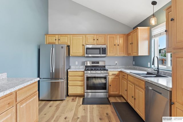 7817 Howell Street, Omaha, NE 68122