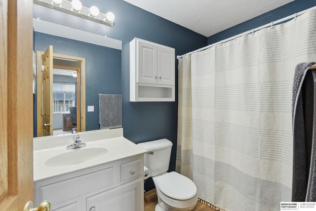 7817 Howell Street, Omaha, NE 68122