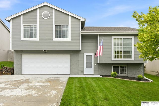 7817 Howell Street, Omaha, NE 68122