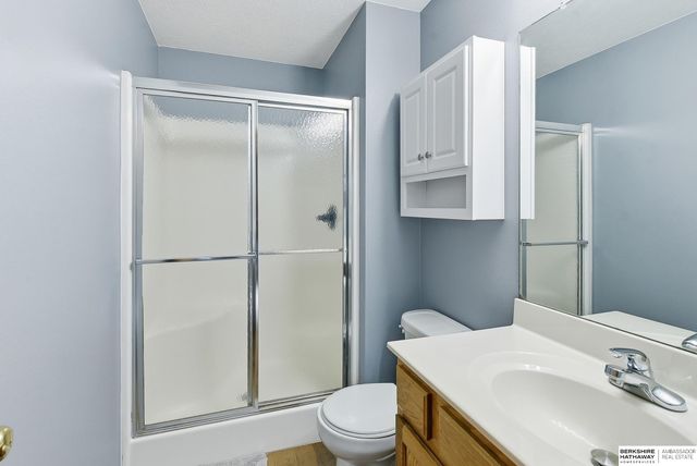 7817 Howell Street, Omaha, NE 68122