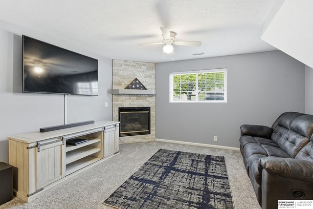 7817 Howell Street, Omaha, NE 68122