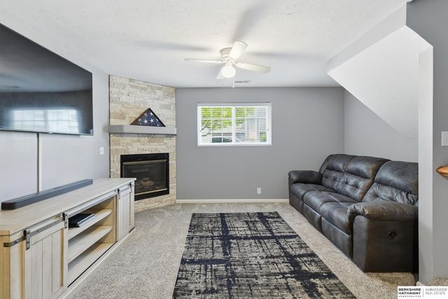 7817 Howell Street, Omaha, NE 68122