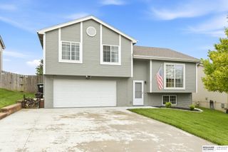 7817 Howell Street, Omaha, NE 68122