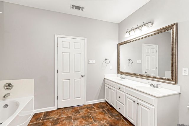 40369 Creekway Cove Ct, Gonzales, LA 70737