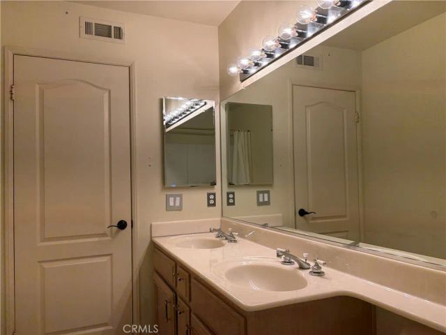 3834 N Silver Tree Court, Rialto, CA 92377