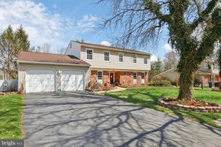 12 MACKENZIE LN, Plainsboro, NJ 08536