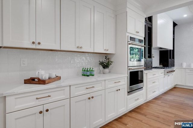 51 Brookside Terrace, North Caldwell, NJ 07006