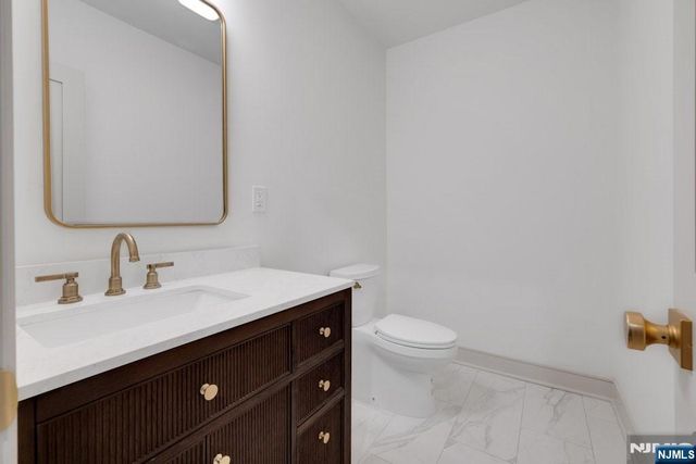 51 Brookside Terrace, North Caldwell, NJ 07006