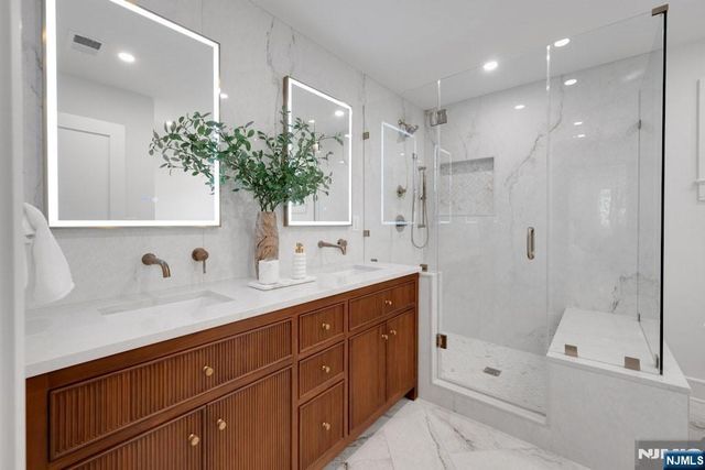 51 Brookside Terrace, North Caldwell, NJ 07006