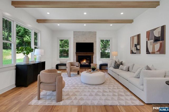 51 Brookside Terrace, North Caldwell, NJ 07006