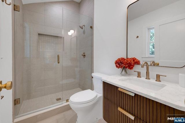 51 Brookside Terrace, North Caldwell, NJ 07006