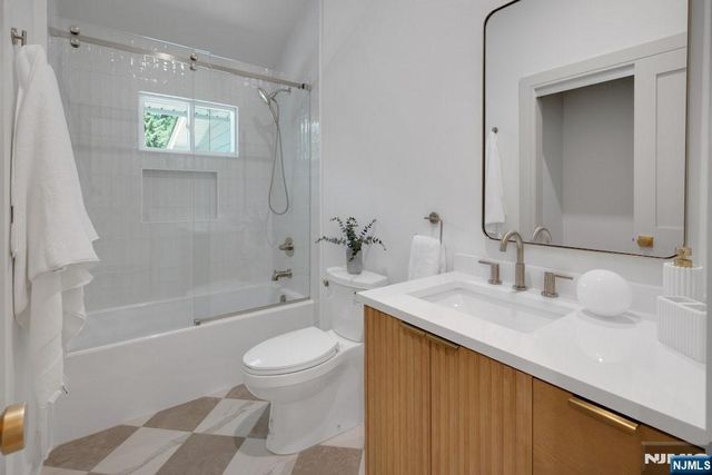 51 Brookside Terrace, North Caldwell, NJ 07006