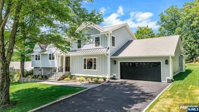 51 Brookside Terrace, North Caldwell, NJ 07006
