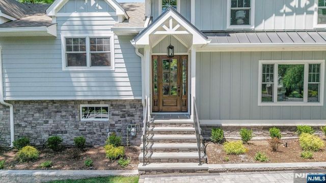 51 Brookside Terrace, North Caldwell, NJ 07006