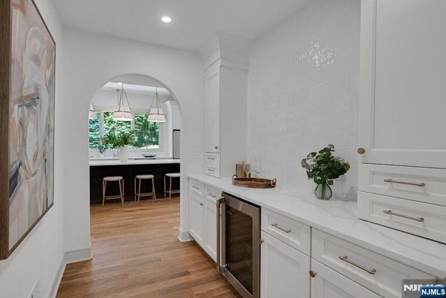 51 Brookside Terrace, North Caldwell, NJ 07006