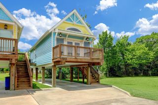 100 Grove Road D, Kemah, TX 77565