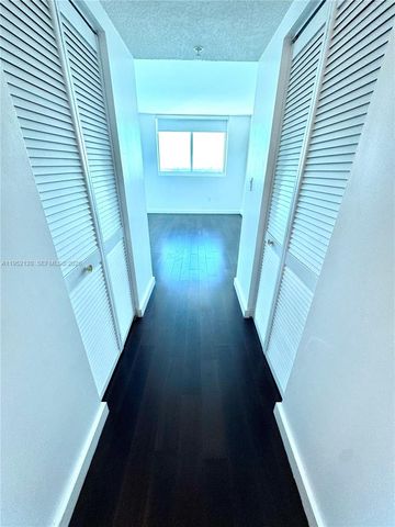 1800 N Bayshore Dr 2903, Miami, FL 33132