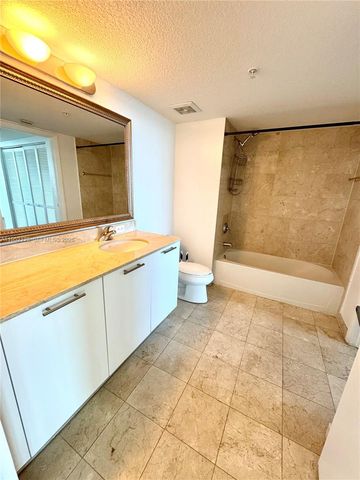 1800 N Bayshore Dr 2903, Miami, FL 33132