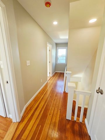 21-23 Arthur St 21, Methuen, MA 01844