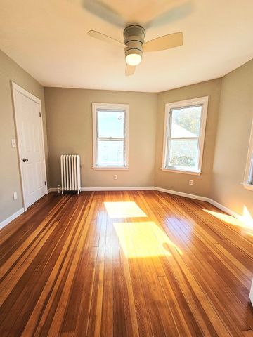 21-23 Arthur St 21, Methuen, MA 01844