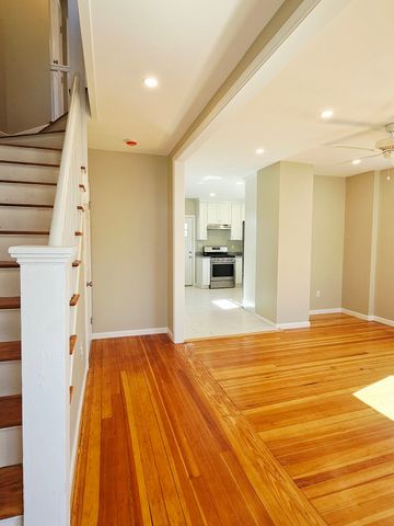 21-23 Arthur St 21, Methuen, MA 01844