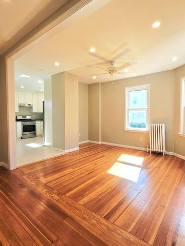 21-23 Arthur St 21, Methuen, MA 01844