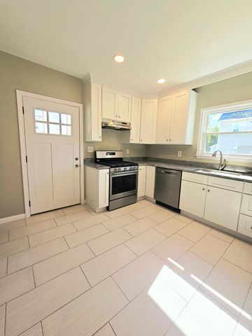 21-23 Arthur St 21, Methuen, MA 01844