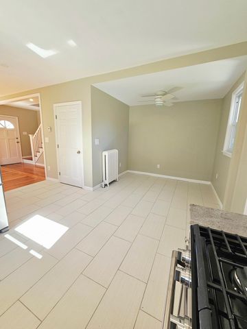 21-23 Arthur St 21, Methuen, MA 01844