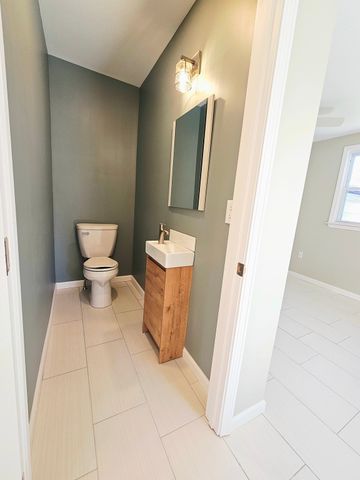 21-23 Arthur St 21, Methuen, MA 01844