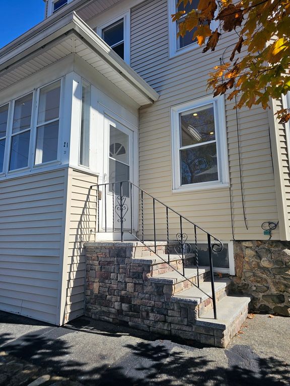 21-23 Arthur St 21, Methuen, MA 01844