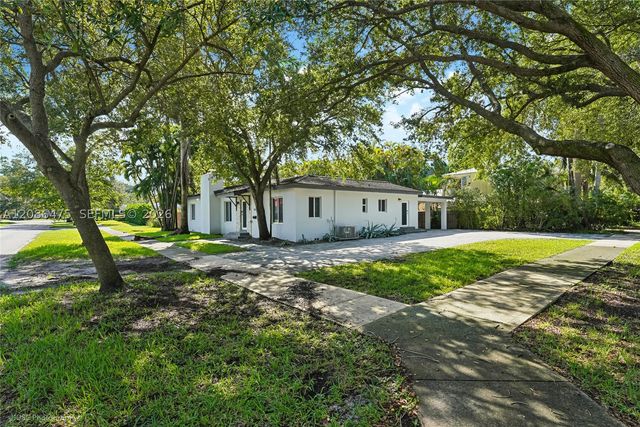 101 Palmetto Dr, Miami Springs, FL 33166