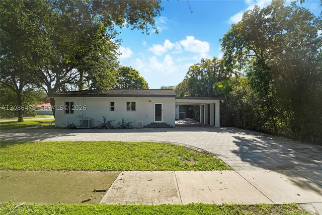101 Palmetto Dr, Miami Springs, FL 33166