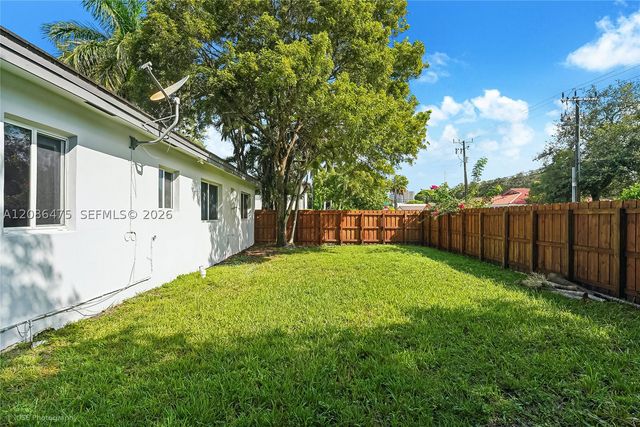101 Palmetto Dr, Miami Springs, FL 33166