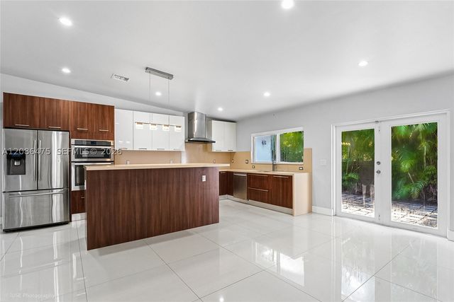 101 Palmetto Dr, Miami Springs, FL 33166
