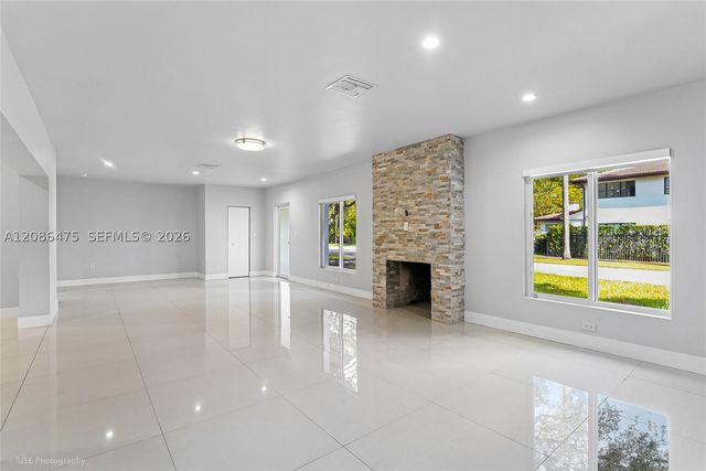 101 Palmetto Dr, Miami Springs, FL 33166