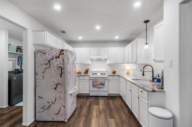 9750 Gulfstream Drive, Conroe, TX 77303