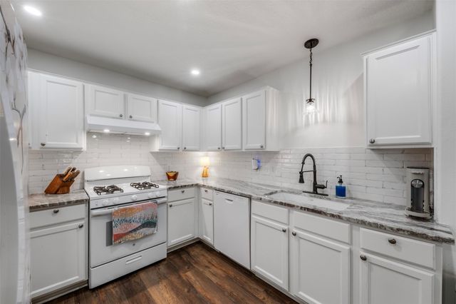 9750 Gulfstream Drive, Conroe, TX 77303